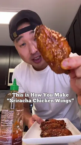 Sriracha Chicken Wings 🍗👨🏻‍🍳🔥 #wings #chickenwings #chickenwingsrecipe #sriracha #srirachahoney #chickensoftiktok #airfryerrecipes #quickrecipes #EasyRecipe #tiktokrecipe #cookingtiktok #cheflife #recipesoftiktok #mukbang  #fyp #fypシ #Foodie #요리 #레시피 #에어프라이어