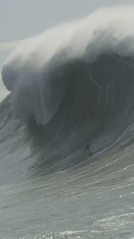 Mason Barnes is not human 🤯🔥 #rvca #balanceofopposites #surf #surfing #viral #bigwave #bigwavesurfing #fyp #foryou #foryoupage #europe #nazare #100footwave #hbo