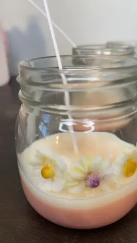 👋 let’s make a summer candle! #candle #yellow #flower #whippedwax #howto #candles #flowercandle #Summer #SmallBusiness