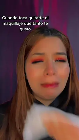A quién más le pasa? 😂 #humor #makeup #makeupturorial #maquillajepasoapaso #fypシ #parati #hastaquesehagaviral #humormakeup