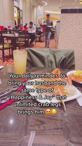 He is literally sooo happy! 🤤 #husband #crablegs #purehappiness #happyplace #lovesfood #fyp #fypシ #wifelife #momsoftiktok #lovefood