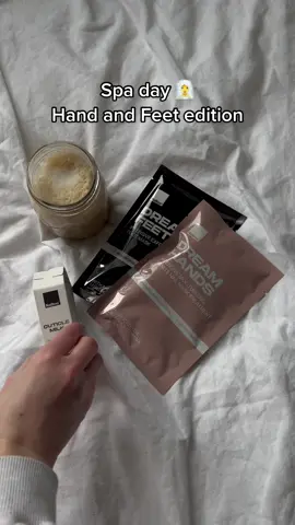 #ad Who else loves a good at-home spa day? @nailboo Spa collection is the perfect at-home treat! #metime #nailboopartner #fypp