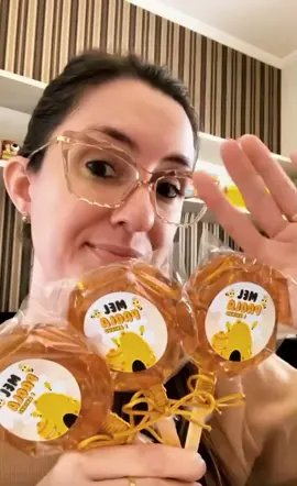 Sabe aqueles melzinhos da infância? #infancia #nostalgia #ideiasincriveis #criativo #lembrancinha #mel #trending #pirulitopersonalizado #aniversario