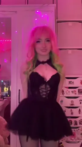 ooo btw the dress is from @apsanil_fashion since you all wanted to know <33