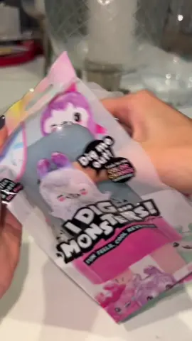 I want one that’s not cottage cheese textured 😕😂 #idigmonsters #fyp #asmr #toyasmr