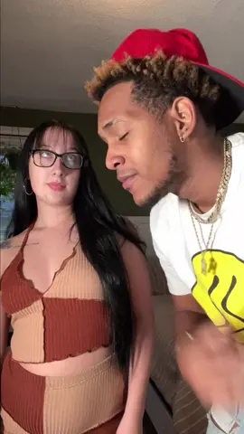 MUEVELQLO DALECHAPA MUEVELQLO DALE CHAPA 🎶🕺🏽💃🏻 #parati #hispanic @malutrevejo @laperversaoficial #🇩🇴