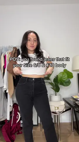 finally! #midsize#midsizefashion#petitefashion#petite#midsizegal#curvyfashion#abercrombie#abercrombiejeans#curvelovejeans#curvelove#jeans#shortgirl