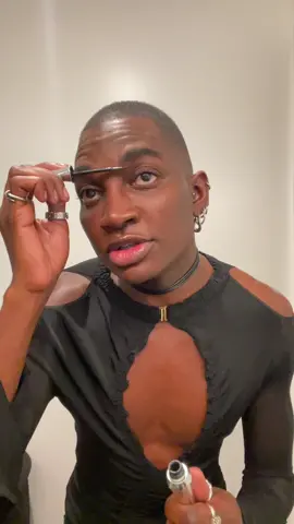 #ad Benefit brows bitch!!! Using my favorites from @Benefit Cosmetics to slay all day #friendswithbenefit  #benefitbrows @sephora