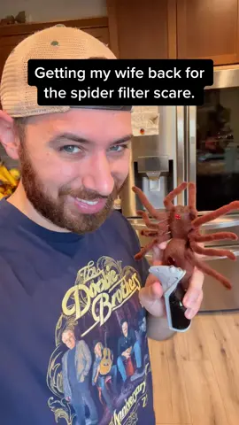 I’m really starting to bug her now 😂🕷#spiderprank #couplecomedy #spider #coupleprank @theblondebrewer