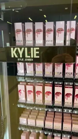 our vending machine in action 💕 spotted at JFK ✈️