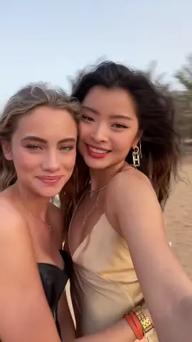 From airport fit 🛫 to desert fit 🐪🌞 @jade_distinguinn