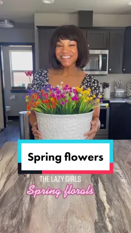 Reply to @brittanyjadeanthony  a spring flowers hack if you don’t have a green thumb like ya girl 😍 florals linked in b!o ♥️♥️ #springflowers #artificialflowers #homemakinghacks #homemakers #SchickAsks