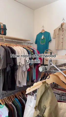 Come shop our space at @sellwoodunionpdx it’s full of vintage/y2k pieces🥰 #secondhandfashion #vintageshop #portlandoregon #pdx