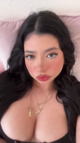 Omg first filter that doesn’t make me look like a fish! I need to try this wing! #latina #fyp #obviously #wingmakeup