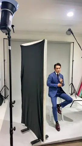 @lethienvien #shooting #behindthescenes #huavivan #gentlemen #suit #markhua #actor #artist #photoshoot
