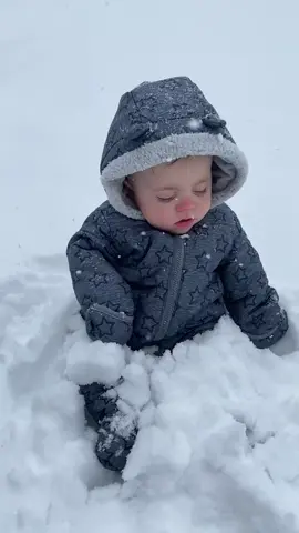 This is bullshit! #thisisbullshiit #snow #newyork #baby #preemie #fyp #fallover