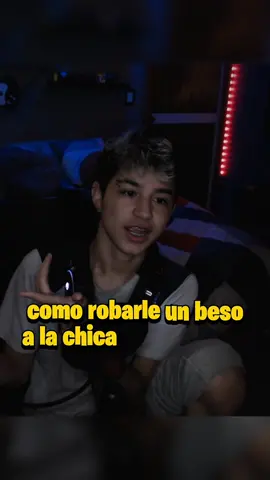 Robar un beso estilo Latam😎#vidagamer #ecuador #humor