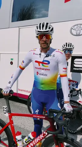 Daniel Oss has no time for us 😂@Netflix #TirrenoAdriatico #cycling #cyclingitaly #inventinganna #netflix #netflixchallenge