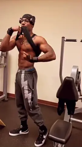 Old work out video I can’t wait to be home #workout #Fitness #fyp 💪