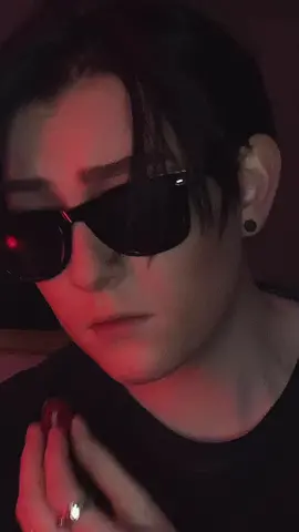 He has to do his eyeliner, Alfred. (This is very much inspired by @Matylda Hej’s hilarious Batman video) #thebatman #thebatman2022 #batmancosplay #brucewayne #brucewaynecosplay #fyp #robertpattinson