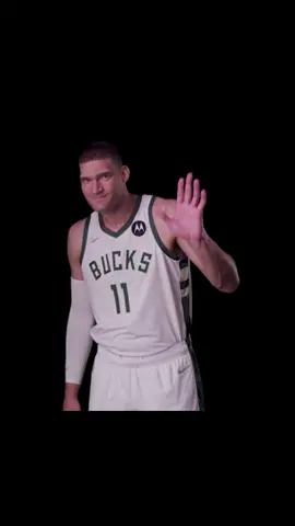 Heyyyyy how y’all doing. 👀 #NBA #SportsTikTok #BrookLopez