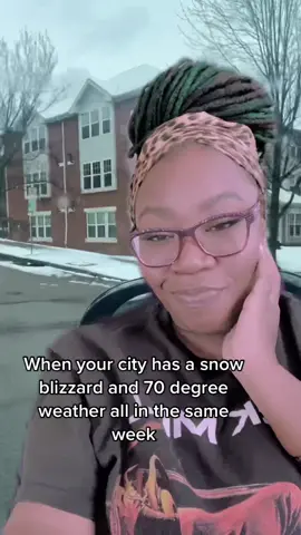 #greenscreenvideo #pittsburgh ppl wear shorts & coats 🥴