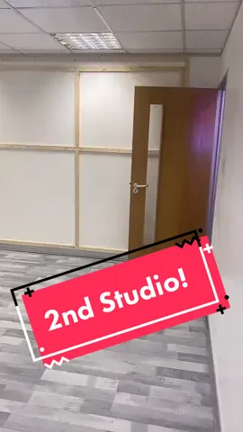 2nd Studio complete ✅👌🏼💃🏻 still needs a frame round the top 🙈 #dance #dancestudio #mirror #allnew #kittedout #transformation #fyp #DQdanceacademy