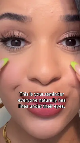 Just a friendly makeuo artist reminder! Even with a blurring powder, slight creasing is NORMAL! ❤️ #promua #mua #makeuptricks #makeuptips