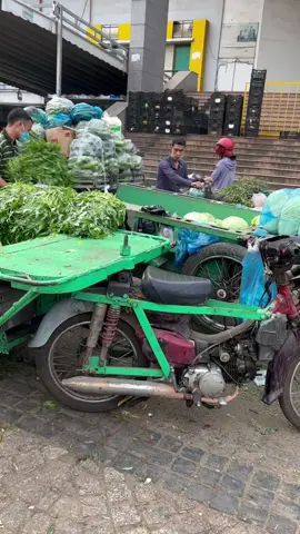 Trả giá để mua được thêm chút số lượng
