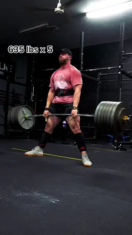 Getting back into the groove of deadlifting 🤘 #SmoothLikeNitroPepsi #Fitness #bodybuilding