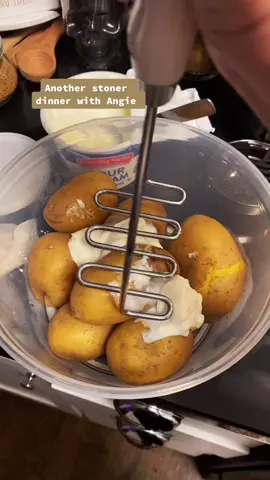 #tuesdaydinner #dinner #steak #videodiary #fyp #🍃 #SmoothLikeNitroPepsi #cooking #mashedpotatoes #cookingathome