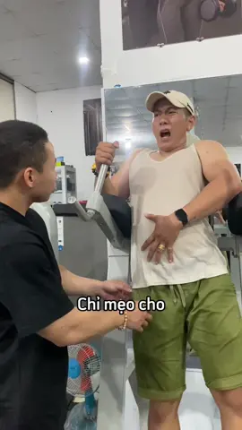 Mẹo của @hoangvoo chỉ xuất sắc, @jayjayptboi đau tới sáng hôm sau luôn 🥲 #TienHuynh #anhdanquantiencabu #couplestory #AnhToiNgay #fyp