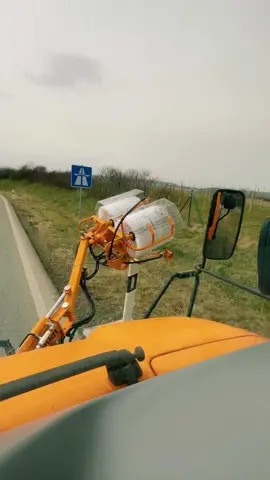 Waschtag 🙌 #Unimog #meisterei #straßenwärter #straßenmeisterei #autobahnmeisterei #viral #leitpfosten #waschen #autobahn