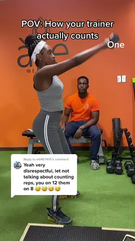 Reply to @mli457411  sometimes we get distracted lol #fittol #trainersbelike #GymTok #xyzbca