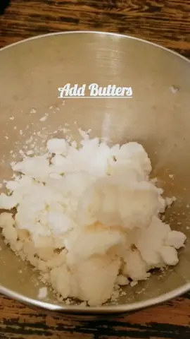 Whipped Body Butter Recipe #whippedbodybutter #sugarscrub #skincare #beauty #eeofbeauty #SelfCare