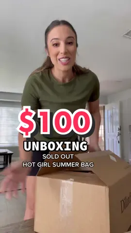 Does this sold out bag make me look Trendy, Nerdish or scream MOM??                #boggbag #beachbag #unboxing #familythings