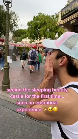 only thing i actually cried about was them being out of jalapeno cheese pretzels parkwide🤕 #disney #disneyland #disneyadults #rippretzel