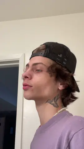 i need a haircut 😩😩 but i missed you guys, i’m finna get active