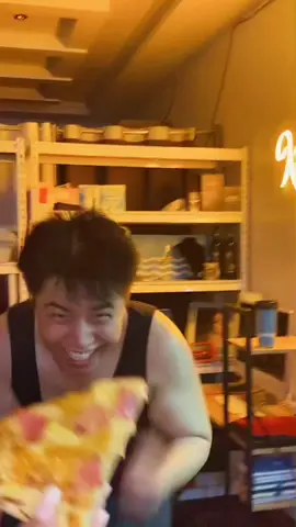 Pano ka papayat kung ganito mga kasama mo @ryee_armenta hahaha