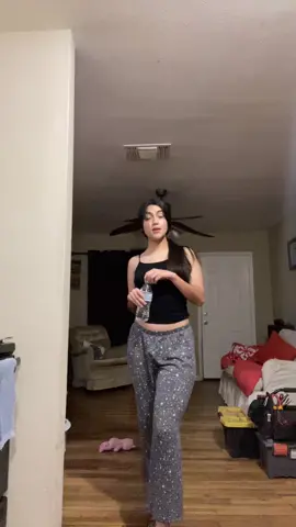 Una llanta del carro se ponchó 😞