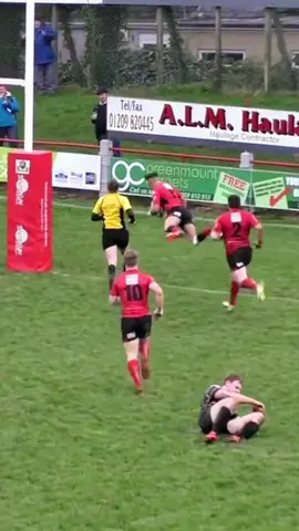 This is outrageous 🤩 #englandrugby #rugby #sixnationsrugby #skills #try