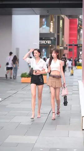 比起冬天，女生是不是更喜欢夏天@nametho1111 @hyen0504 @nametho2222