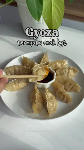 ternyata gyoza enak juga ya!🥟🤤 @mitochiba.id @xfactorindonesia  #serunyakuliner #gilingasiktanparibet #semangatxfactor #nontonxfactorbarengmito #fypシ