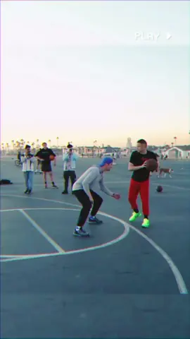 🥶😯 #NBA #basketball #theprofessor #anklebreaker #streetbasketball #slowmo #hoop #hoops #bball #ballislife #basketballtiktok #🏀 #viral #fypシ #xyzbca