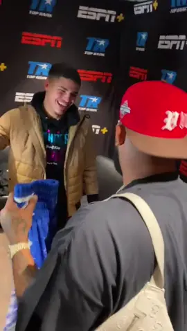 He gave #EladioCarrion his fight trunks 🌹 #xanderzayas #puertorico🇵🇷