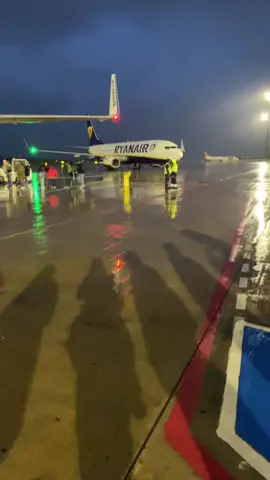 #valencia  #españa  #airport  #deutschland  #المانيا🇩🇪 #اسبانيا #مطار  #طيارة  #deutschland