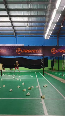 overhead smash🏸️ #badmintonplayer #羽毛球 #羽毛球🏸️ #leezs #badmintonskills #badmintontiktok #badminton #badmintonvideo #successbadmintonacademy