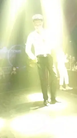 chàng trai thất tình nhưng vẫn quẩy tưng bừng#vinahouse_vietmix #bar #Namtrần #hot