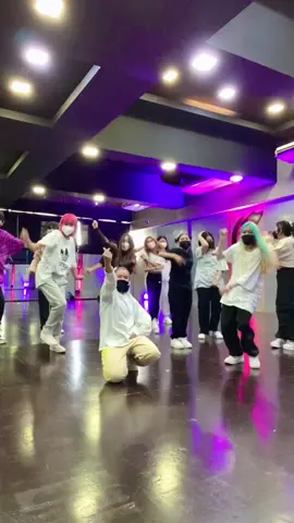 #BopDaddyDCbyGFORCEJaja at GDC QC 🥶💕 @jajadapatsy #gforcetweens 💗💙💚