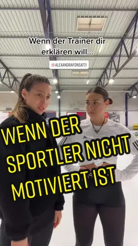 Ins Knie gehen und lächeln BITTE @alexandrafonsatti 😂 #gntm #sportler #trainer #training #eiskunstlauf #sport